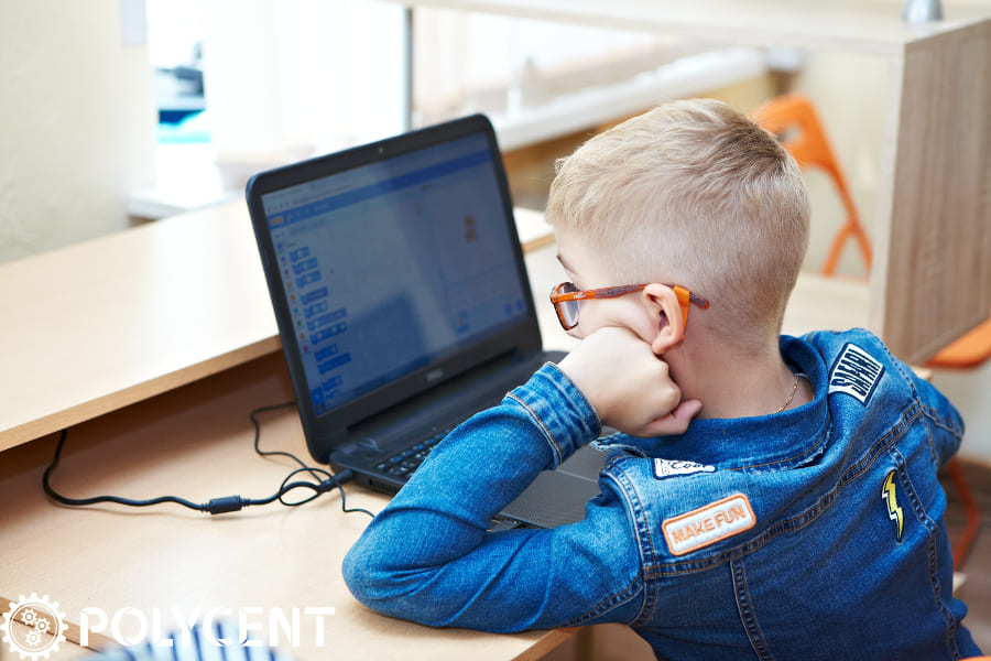 Дети изучают программирование